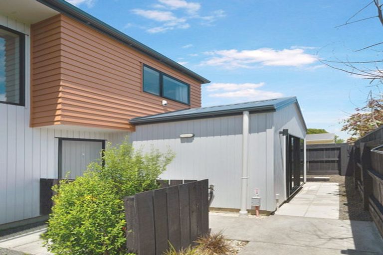 Photo of property in 7/17 Rewarewa Road, Te Atatu Peninsula, Auckland, 0610