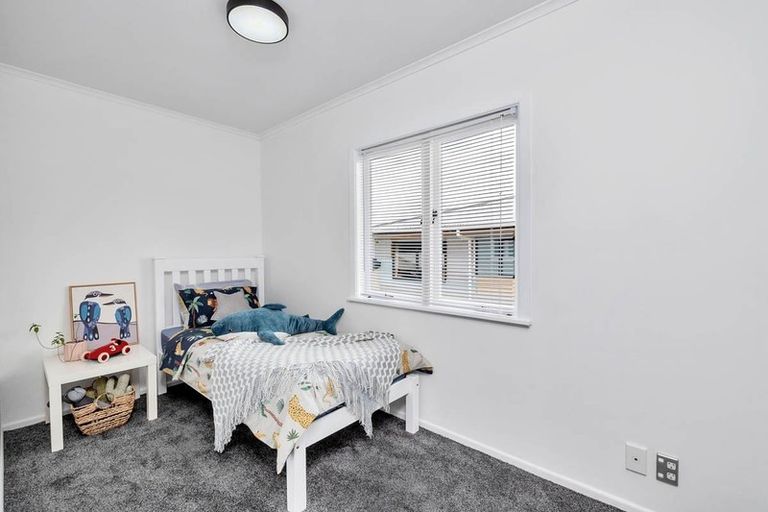 Photo of property in 1/46 Roberts Road, Glenfield, Auckland, 0629