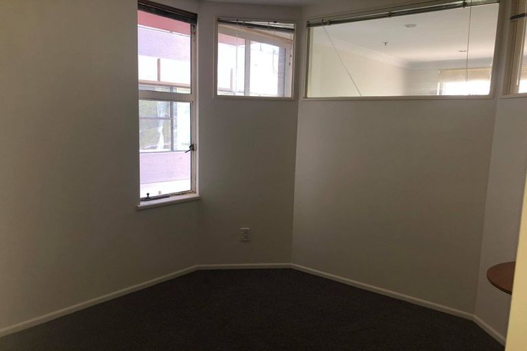 Photo of property in Terrace Garden Apartments, 9a/120 The Terrace, Wellington Central, Wellington, 6011