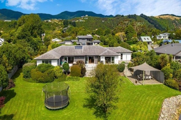 Photo of property in 5 Moss Lane, Raumati Beach, Paraparaumu, 5032