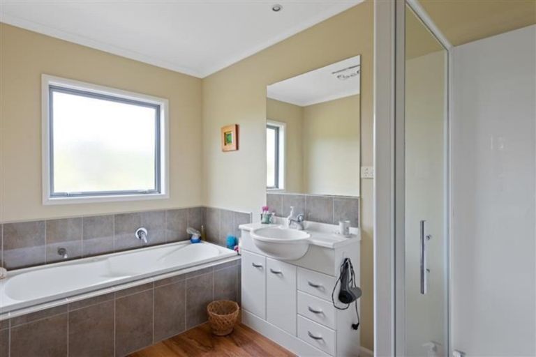 Photo of property in 3a Rohe Drive, Waikawa, Picton, 7220