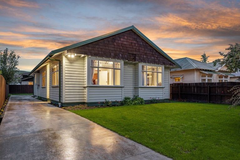 Photo of property in 126 Saint Martins Road, Saint Martins, Christchurch, 8022