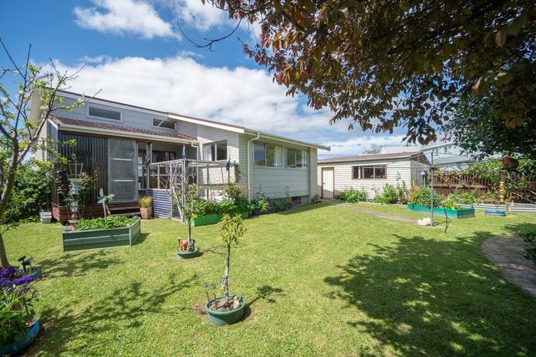 Photo of property in 15 Chelmarsh Place, Highbury, Palmerston North, 4412