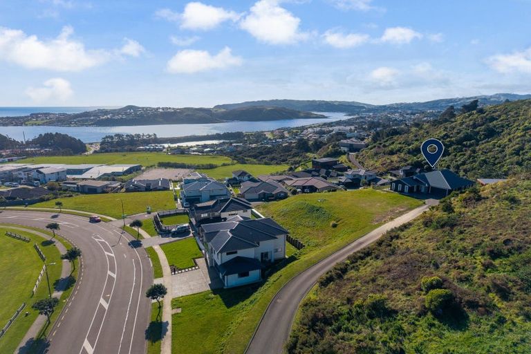 Photo of property in 7 Kaiteriteri Close, Aotea, Porirua, 5024