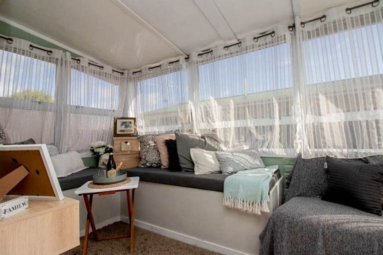 Photo of property in 10 Bush Street, Paeroa, 3600