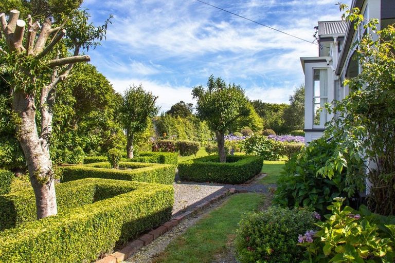 Photo of property in 17 Alfredton Road, Eketahuna, 4900