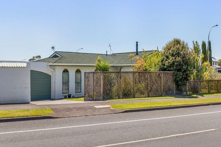 Photo of property in 1 Lantana Avenue, Bell Block, New Plymouth, 4312