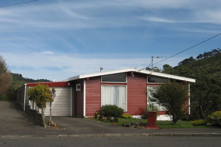 Photo of property in 42 Versailles Street, Karori, Wellington, 6012