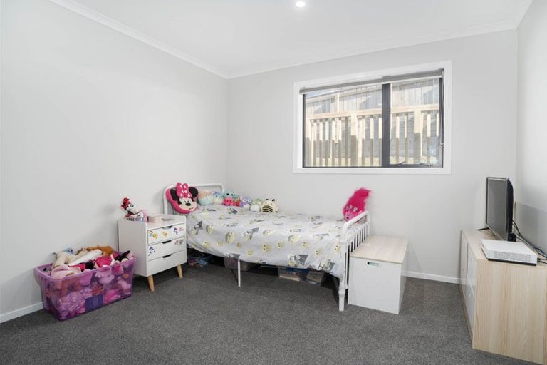 Photo of property in 13 Topsail Way, Whitby, Porirua, 5024