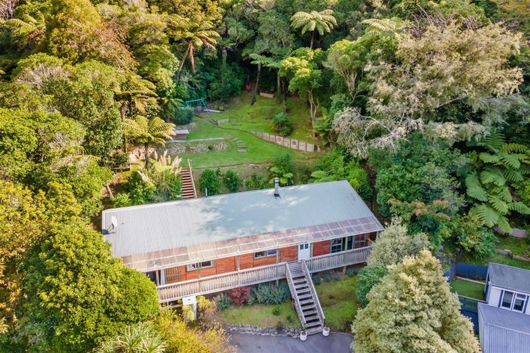 Photo of property in 116 Pinehaven Road, Pinehaven, Upper Hutt, 5019
