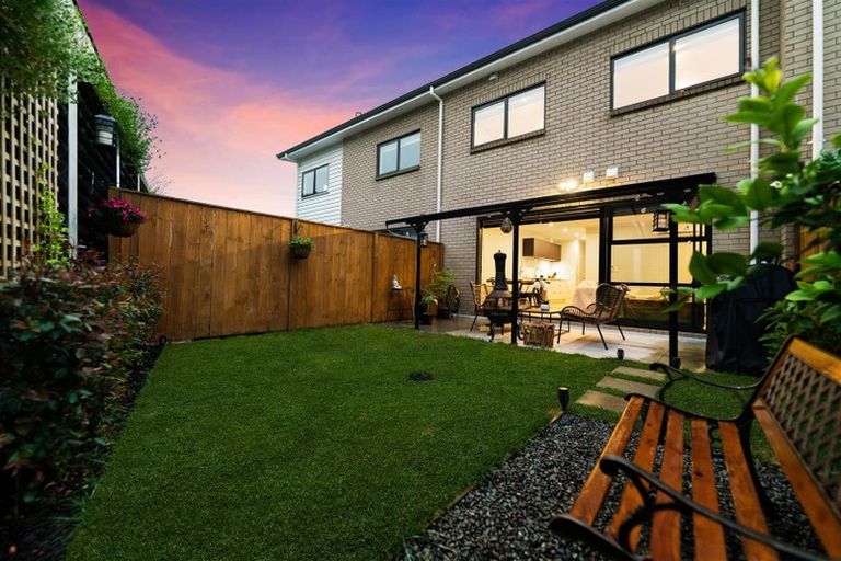 Photo of property in 17 Richard Petterd Way, Swanson, Auckland, 0614