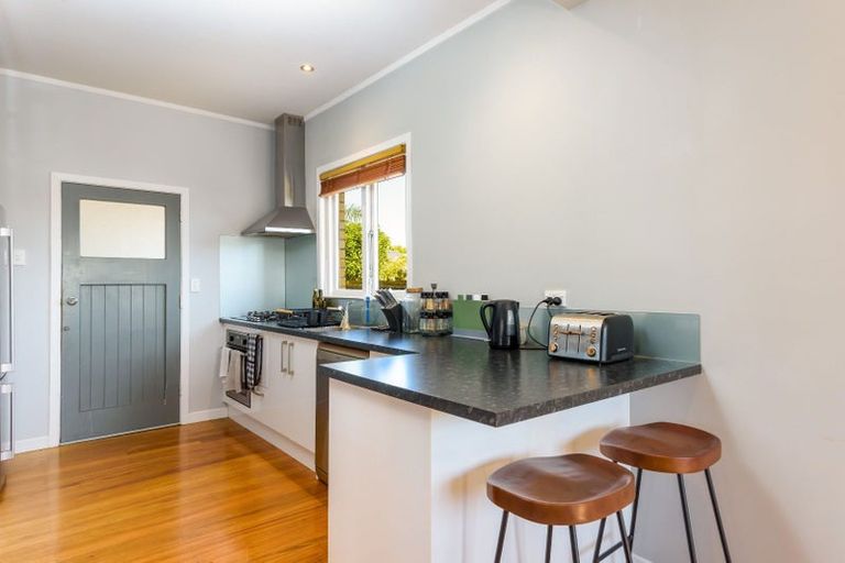 Photo of property in 6 Howden Road, Fairfield, Hamilton, 3214