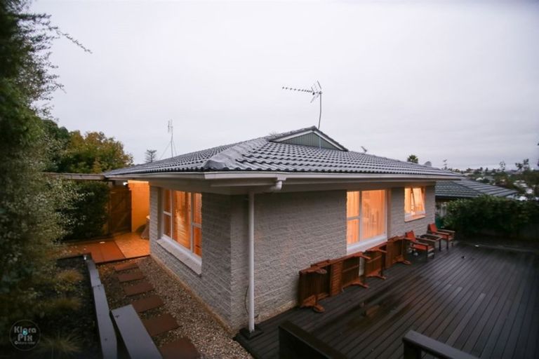 Photo of property in 1/1 Broadview Place, Howick, Auckland, 2014