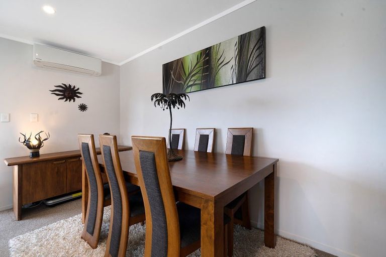 Photo of property in 180 Royal Road, Massey, Auckland, 0614
