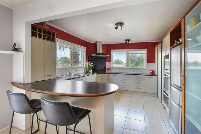 Photo of property in 15 Laurelwood Avenue, Pukekohe, 2120