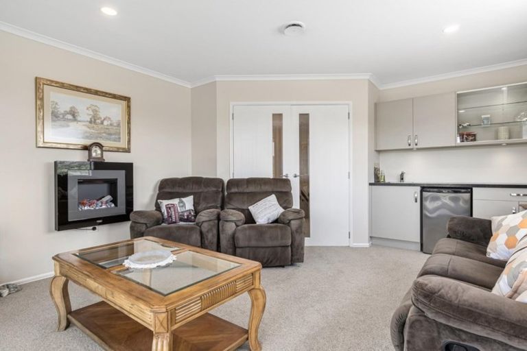 Photo of property in 19 Double Bay Road, Pyes Pa, Tauranga, 3112