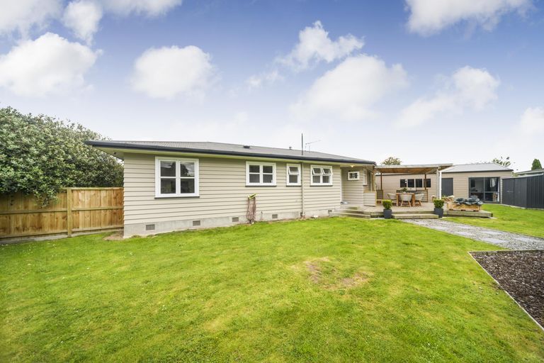 Photo of property in 18 Woburn Place, Takaro, Palmerston North, 4412