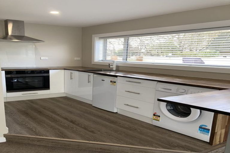Photo of property in 226 Memorial Avenue, Burnside, Christchurch, 8053