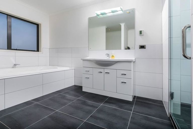 Photo of property in 61c Rautahi Terrace, Redvale, Albany, 0792