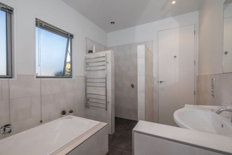 Photo of property in 8 Grierson Lane, Albert Town, Wanaka, 9305