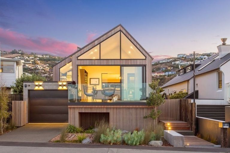 Photo of property in 27 Beachville Road, Redcliffs, Christchurch, 8081