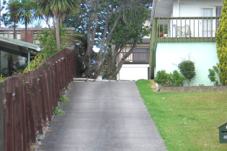 Photo of property in 2/30 Philson Terrace, Browns Bay, Auckland, 0630