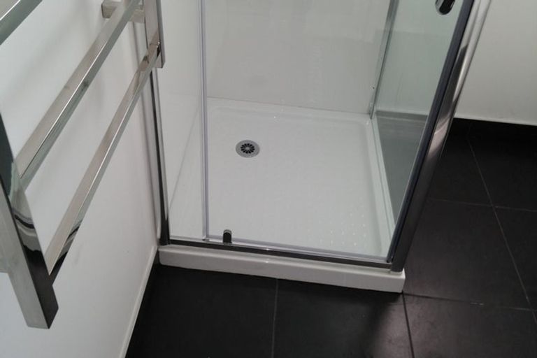 Photo of property in 13 Barclay Street, Newlands, Wellington, 6037