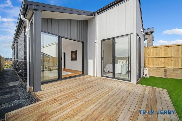 Photo of property in 45 Horokaka Street, Massey, Auckland, 0614