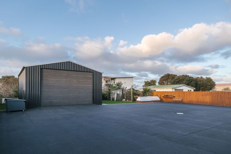 Photo of property in 49 Hartley Street, Foxton Beach, Foxton, 4815