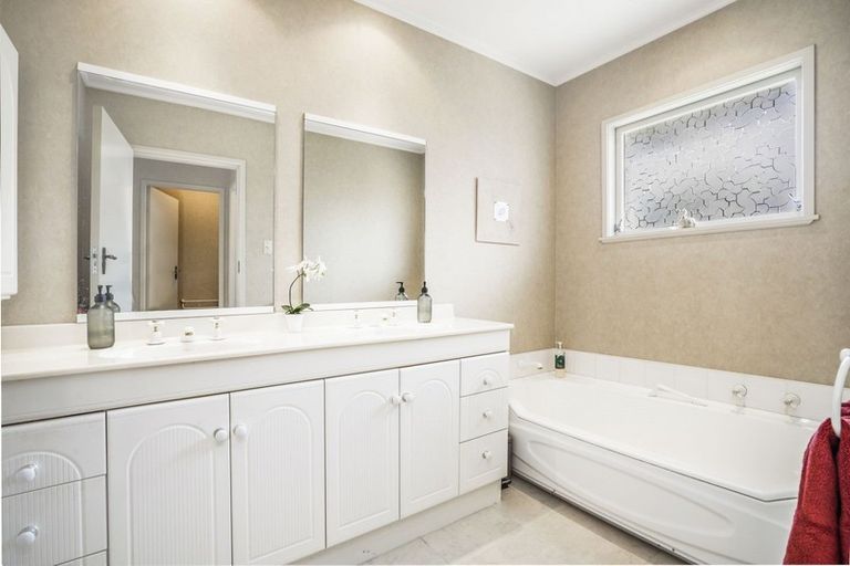 Photo of property in 15 Silva Crescent, Riverlea, Hamilton, 3216