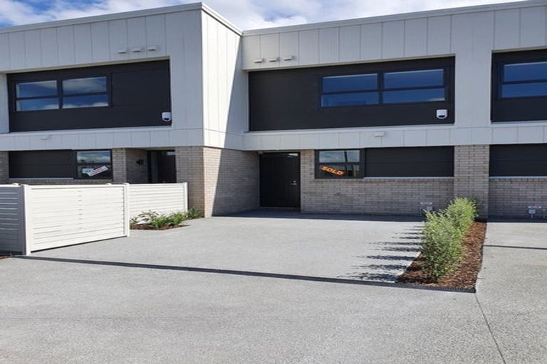 Photo of property in 39 Periko Way, Takanini, 2112