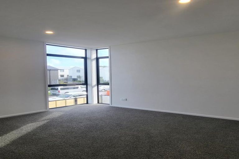 Photo of property in 34 Cessna Crescent, Mangere, Auckland, 2022