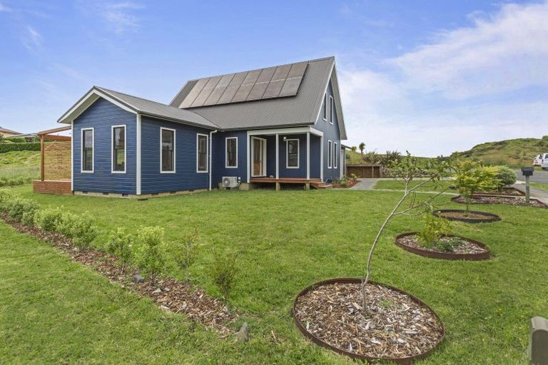 Photo of property in 3 Nikau Park, Raglan, 3225