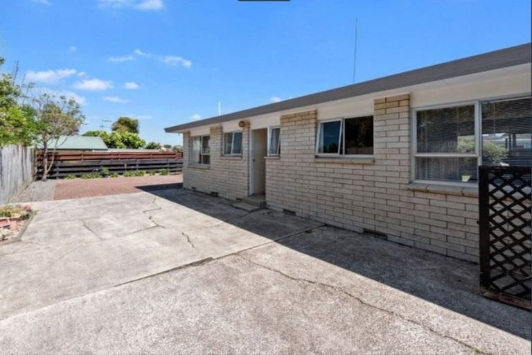 Photo of property in 2b Moorea Place, Mount Maunganui, 3116