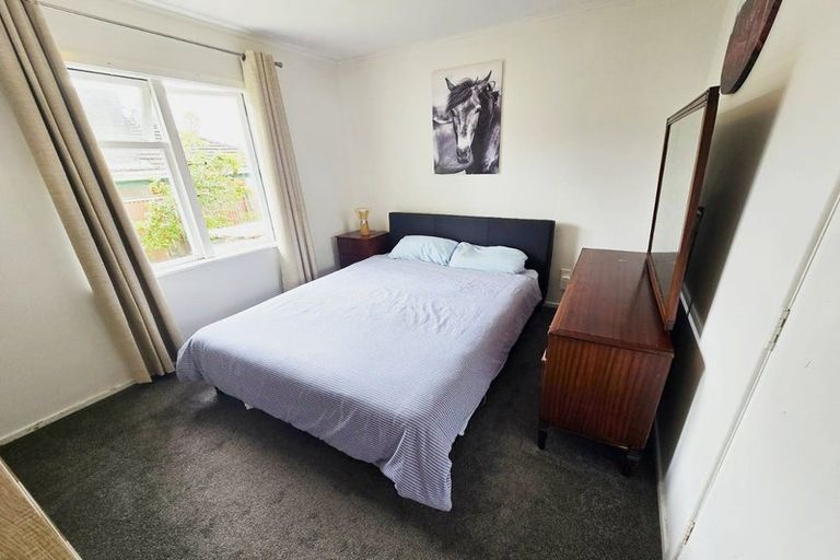 Photo of property in 18 Lowry Crescent, Stokes Valley, Lower Hutt, 5019