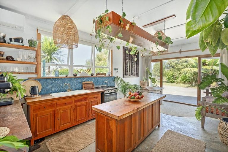 Photo of property in 8 Laycock Road, Tairua, 3508