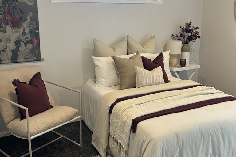 Photo of property in 4 Georgina Beyer Way, Carterton, 5713