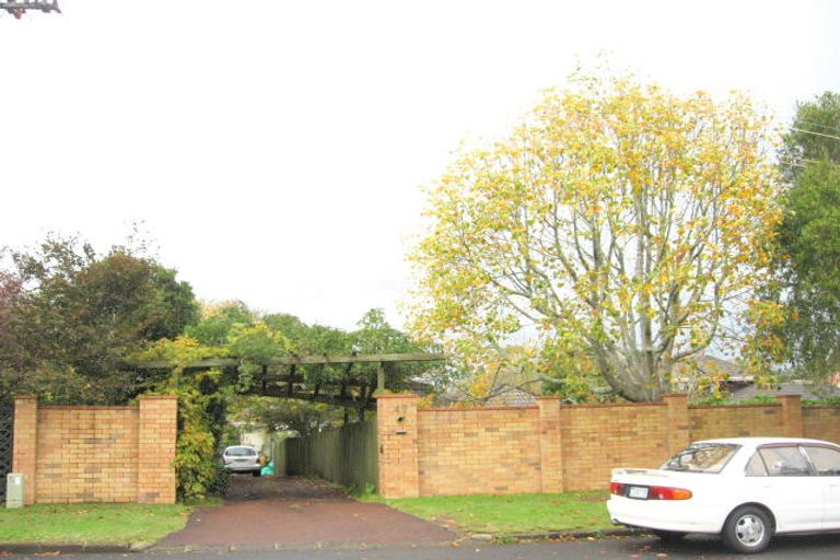 Photo of property in 49 Parkhill Road, Mellons Bay, Auckland, 2014