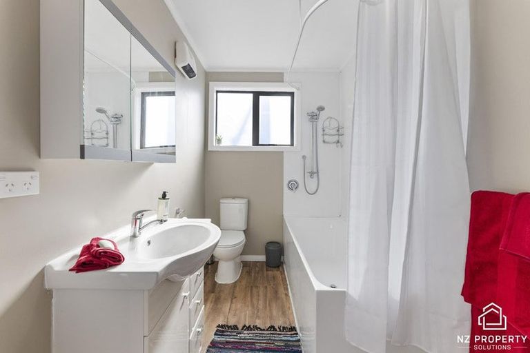 Photo of property in 23 Oxford Street, South Dunedin, Dunedin, 9012