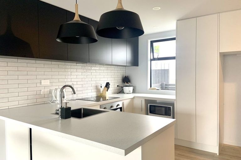 Photo of property in 2/8 New Brighton Road, Shirley, Christchurch, 8061