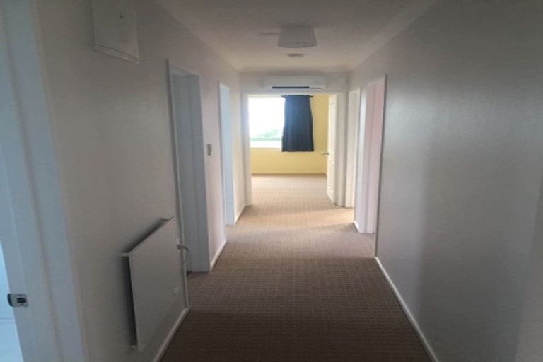 Photo of property in 32 Dunbarton Street, Redwood, Christchurch, 8051