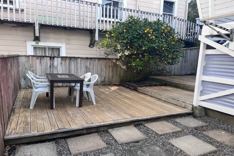 Photo of property in 1 Mckenzie Terrace, Te Aro, Wellington, 6011