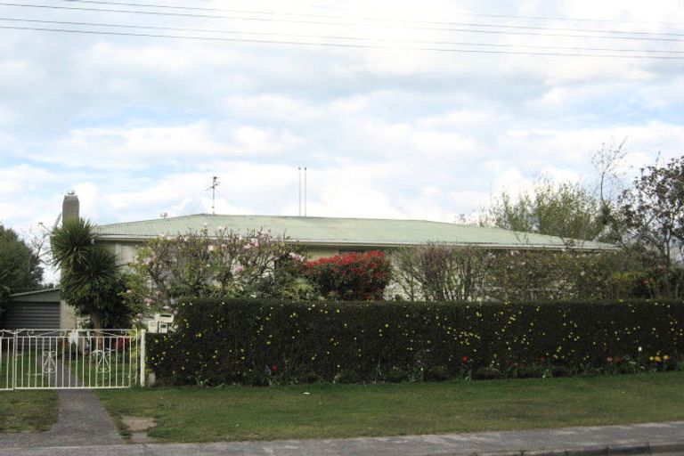Photo of property in 27 Kahu Street, Utuhina, Rotorua, 3015