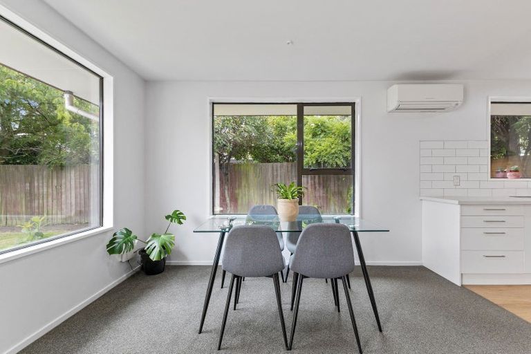 Photo of property in 1/3 Thornhill Place, Sockburn, Christchurch, 8042