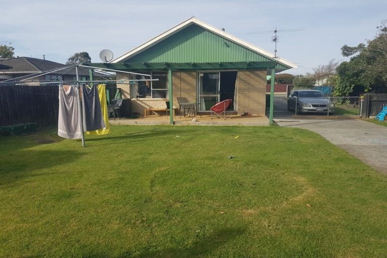 Photo of property in 6 Queenspark Drive, Parklands, Christchurch, 8083