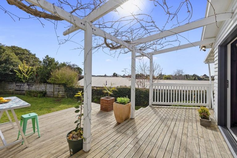 Photo of property in 18 Doralto Road, Frankleigh Park, New Plymouth, 4310