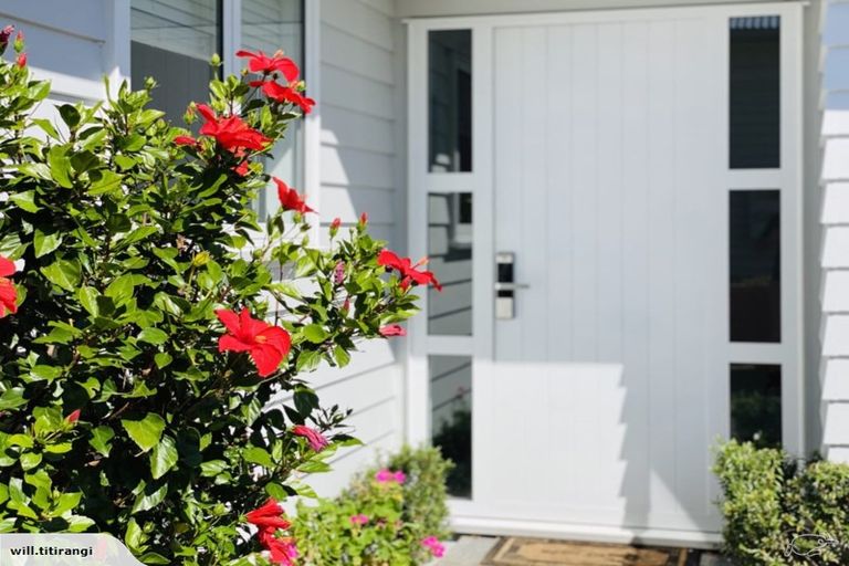 Photo of property in 6 Wainoni Avenue, Point Chevalier, Auckland, 1022