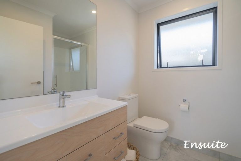 Photo of property in 8 Palm Drive, Whitianga, 3510