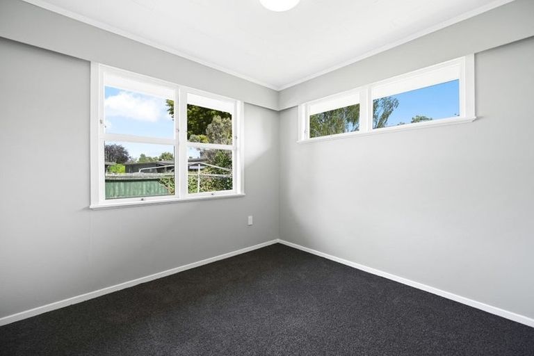 Photo of property in 19 Kensington Place, Fairfield, Hamilton, 3214