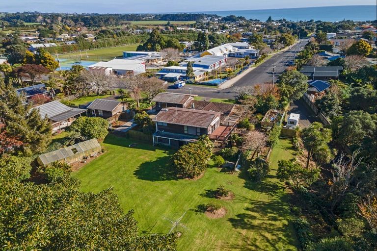 Photo of property in 27 Donnelly Street, Oakura, 4314